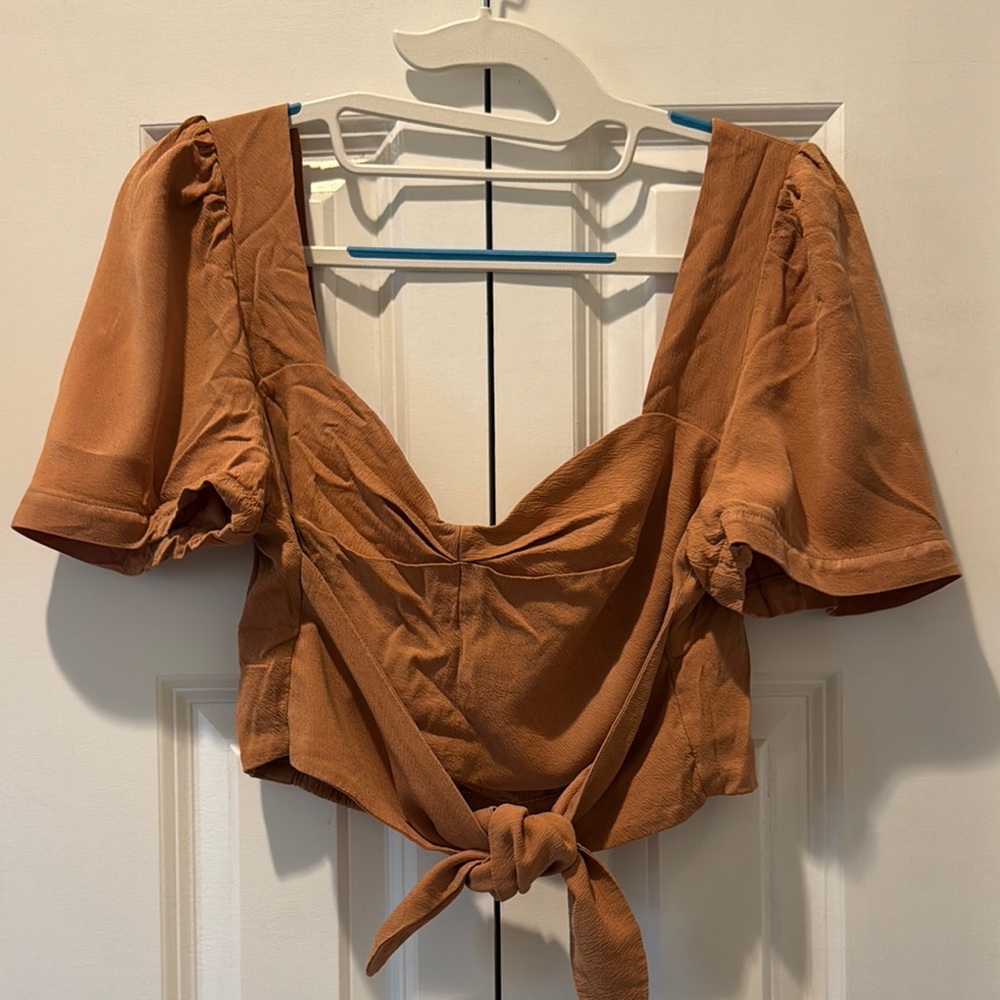 The Odell’s - Women's Brown Tie-Front Crop Top - Size S